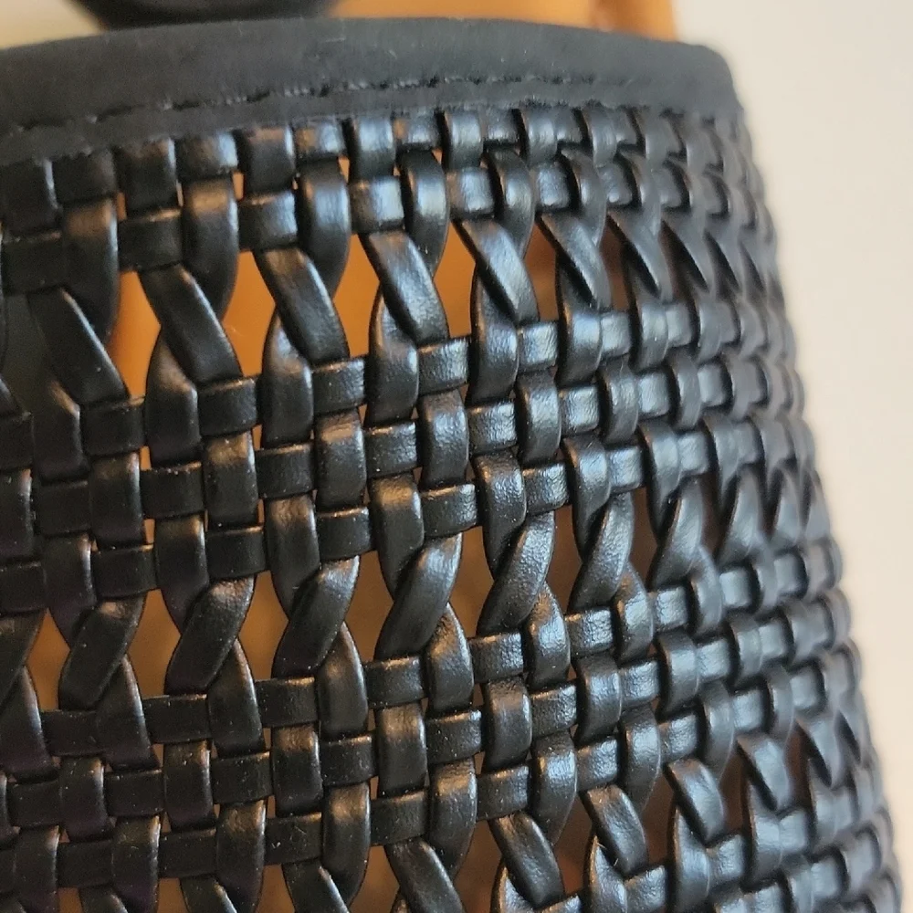 a.n.a Lisa Black Wedge Sandals. 7.5 - Picture 6 of 15